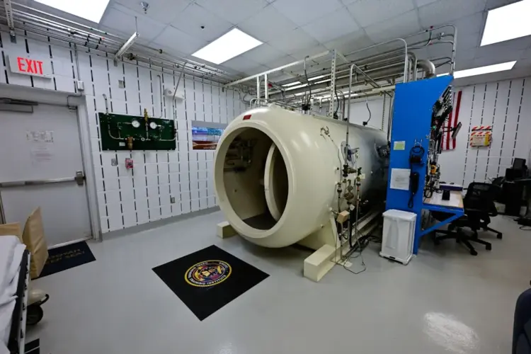 Bryan Johnson's Hyperbaric Oxygen Therapy setup