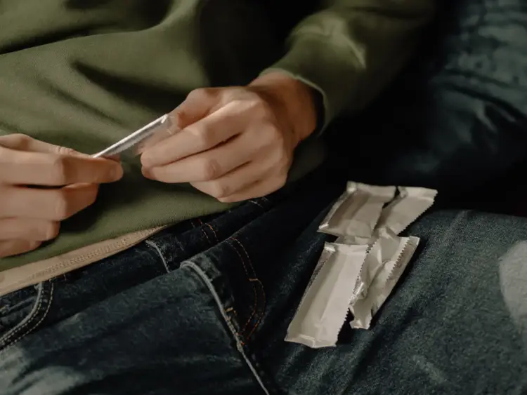Joe Rogan opening a Neuro Gum packet