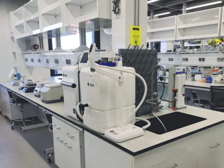 A laboratory for peptide analysis